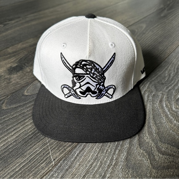 Vans x StarWars hat - Picture 1 of 3